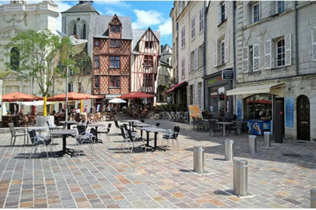 Appart Centre Ville Bords De Loire Сомюр Экстерьер фото